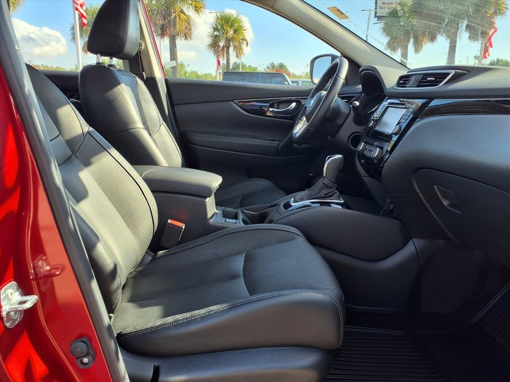 2017 Nissan Rogue Sport SL - 8