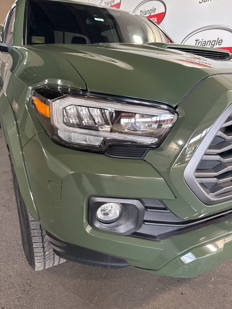 Thumbnail: 2021 Toyota Tacoma - 12