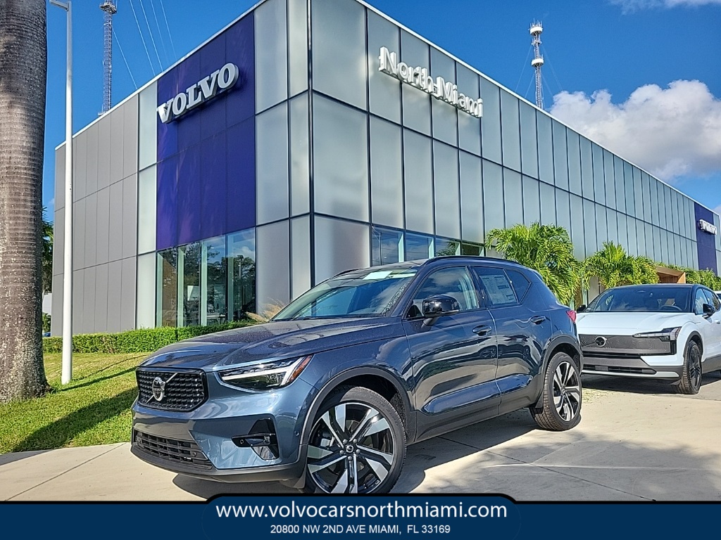 2026 Volvo XC40 B4 Plus