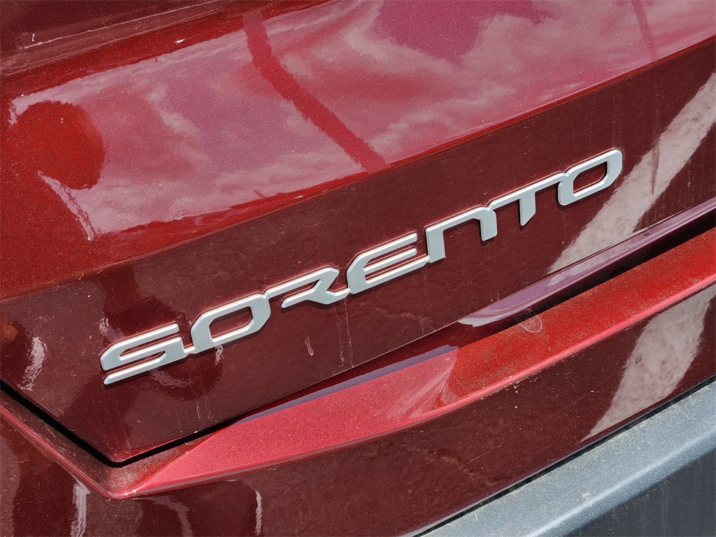 2025 Kia Sorento S - 7