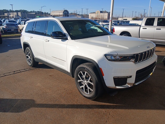 2025 Jeep Grand Cherokee L Limited RWD