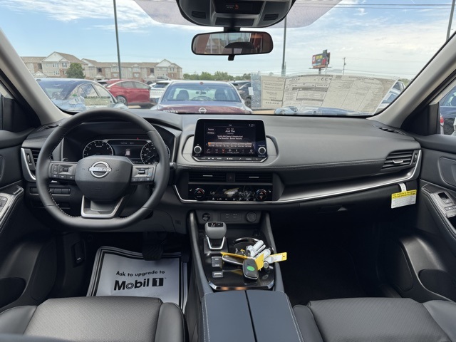 2026 Nissan Rogue SV photo 4