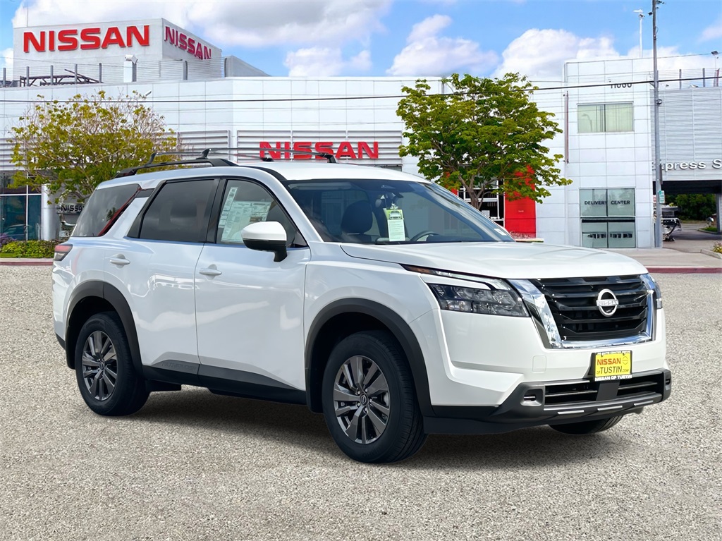 2025 Nissan Pathfinder SV photo 3