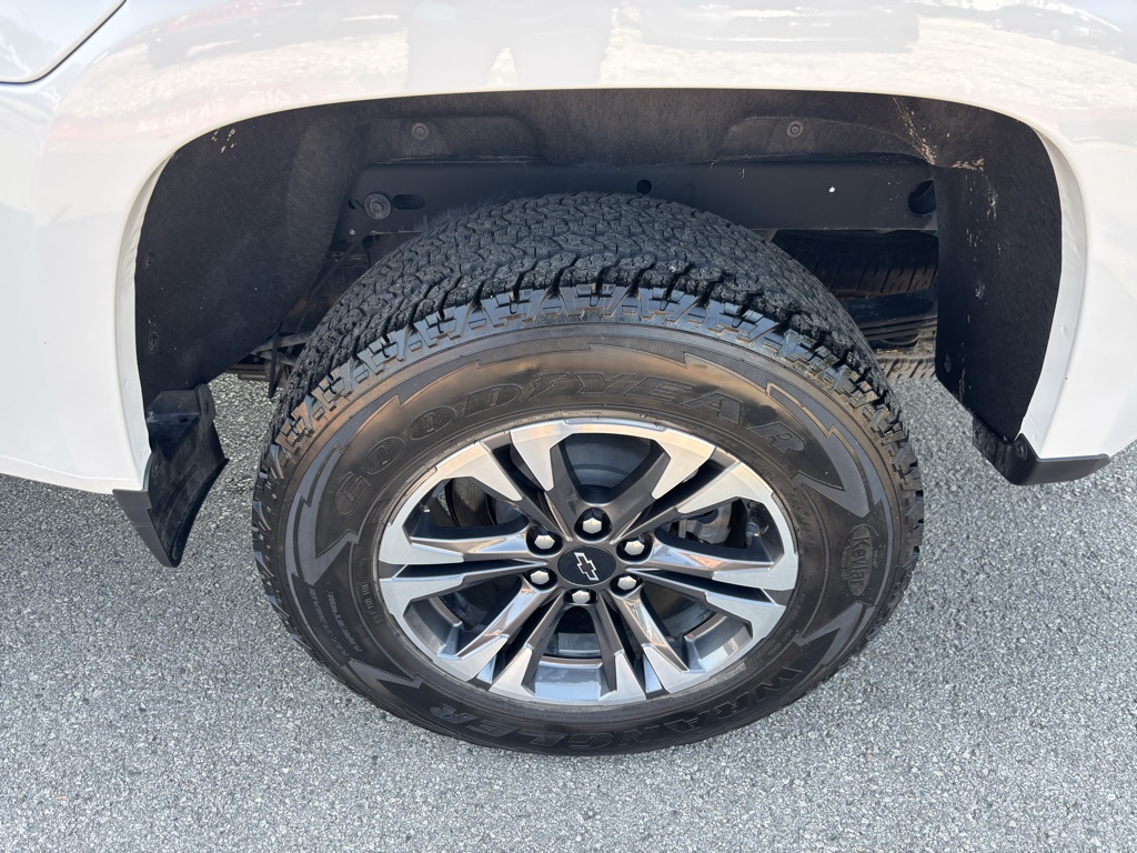 Used Car 2021 Chevrolet Colorado  Crew Pickup Z71 Four Wheel Drive For Sale Under $35,000 In Austin, Texas