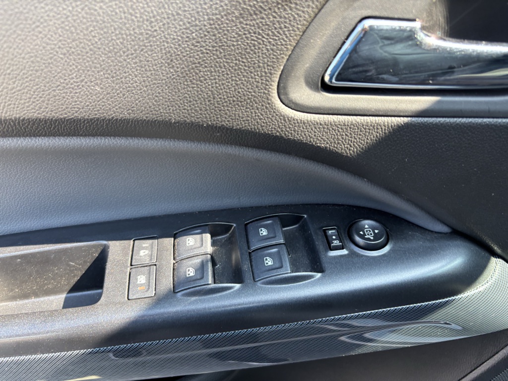 Used Car 2021 Chevrolet Colorado  Crew Pickup Z71 Four Wheel Drive For Sale Under $35,000 In Austin, Texas