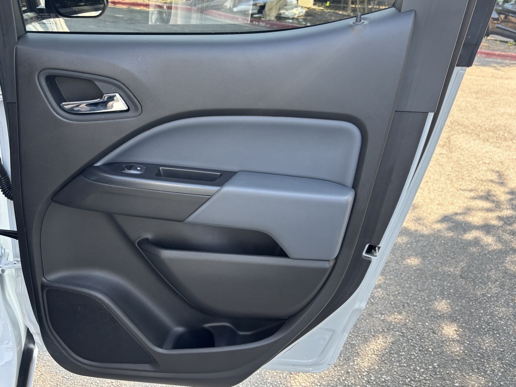 Used Car 2021 Chevrolet Colorado  Crew Pickup Z71 Four Wheel Drive For Sale Under $35,000 In Austin, Texas