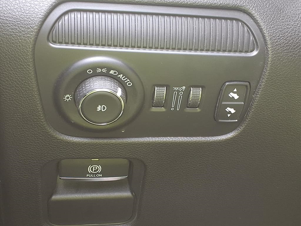 2022 Jeep Wagoneer Series III Red at Community Kia