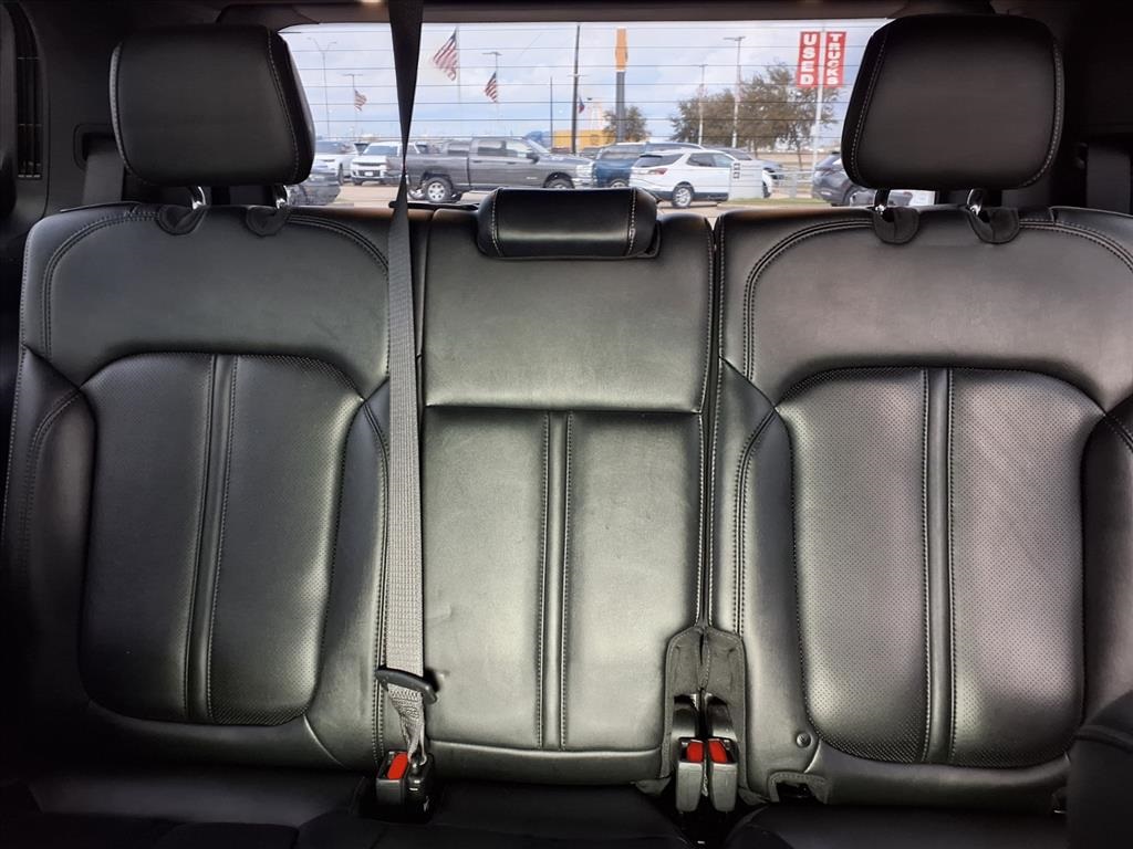 2022 Jeep Wagoneer Series III Red at Community Kia