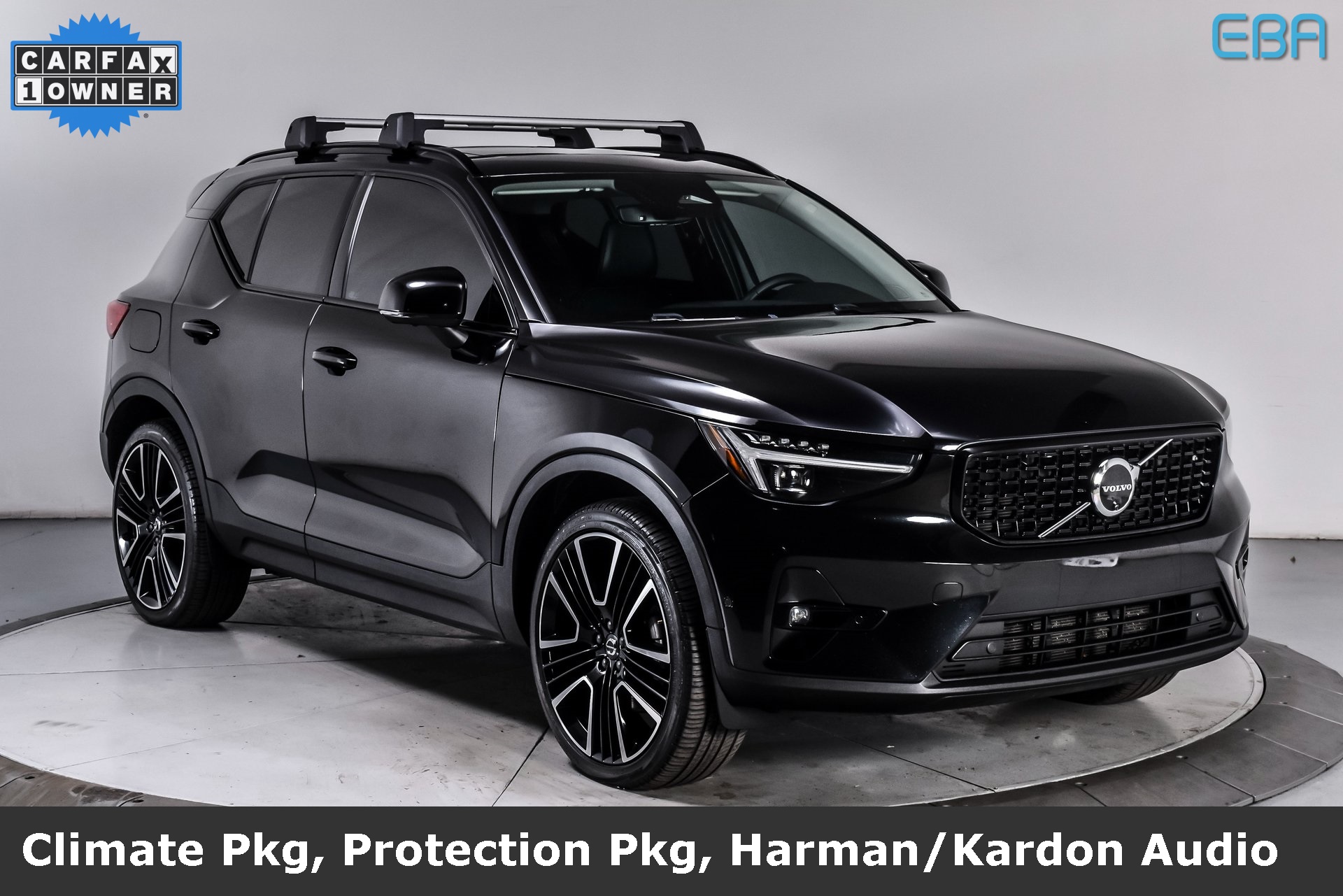 2024 Volvo XC40 B5 Ultimate Dark Theme AWD
