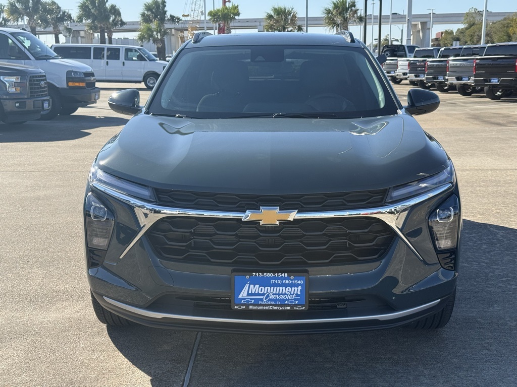 2025 Chevrolet Trax LT Gray at Bayway Cadillac of The Woodlands