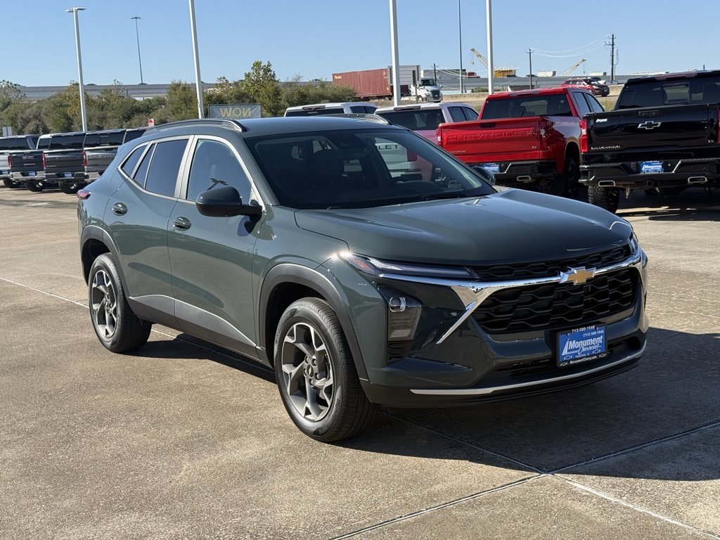 2025 Chevrolet Trax LT Gray at Bayway Cadillac of The Woodlands