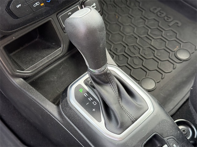 2019 Jeep Renegade Latitude White at DeMontrond Auto Country