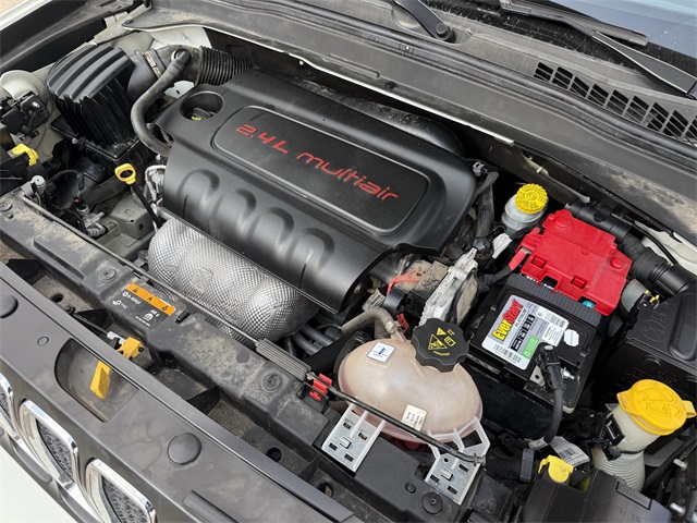 2019 Jeep Renegade Latitude White at DeMontrond Auto Country