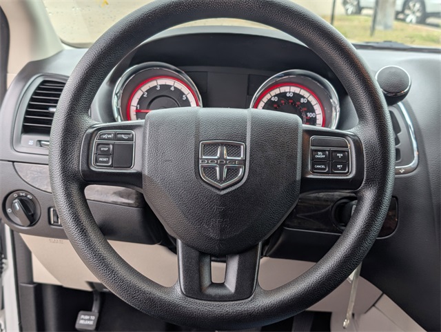 2020 Dodge Grand Caravan SE White at Community Kia