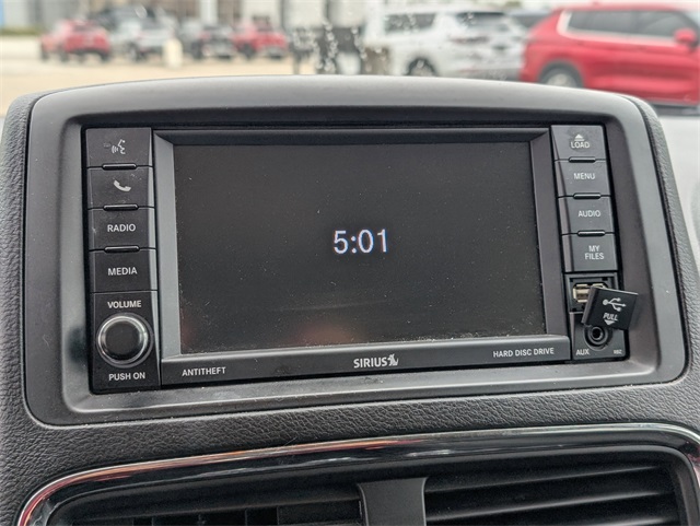 2020 Dodge Grand Caravan SE White at Community Kia