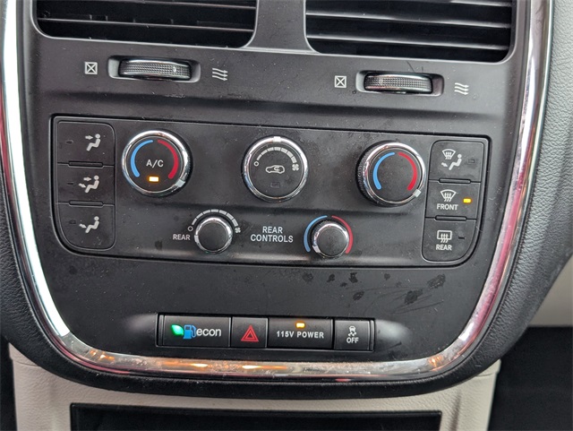 2020 Dodge Grand Caravan SE White at Community Kia