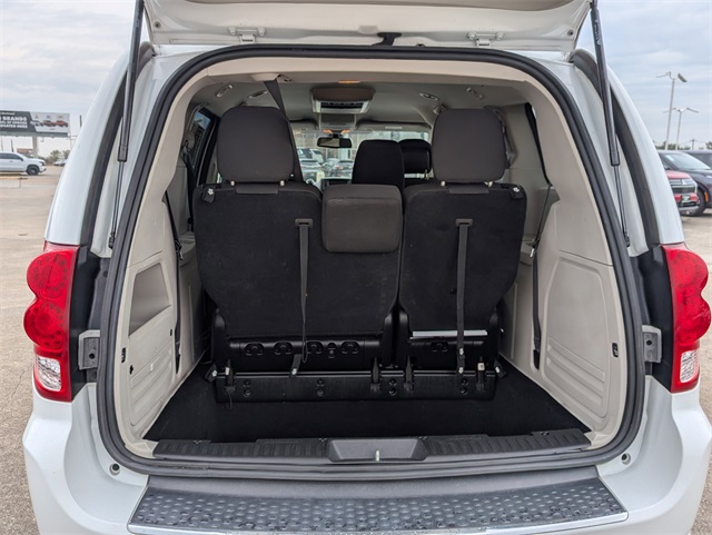 2020 Dodge Grand Caravan SE White at Community Kia