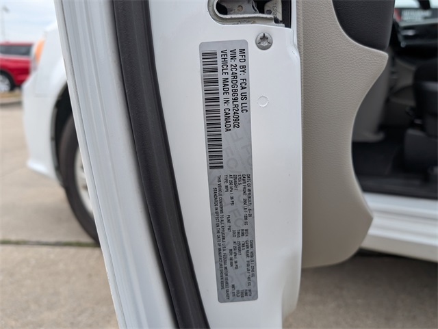 2020 Dodge Grand Caravan SE White at Community Kia
