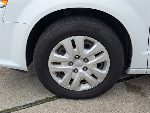 2020 Dodge Grand Caravan SE White at Community Kia