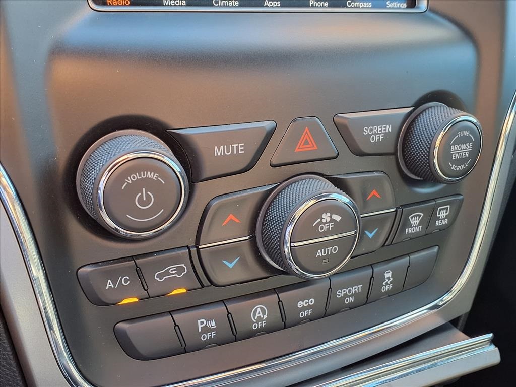 2020 Jeep Grand Cherokee Laredo E - 10