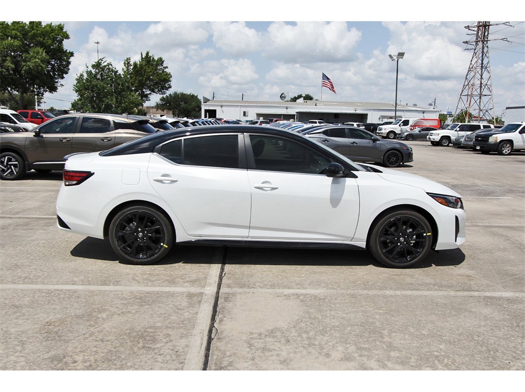 2025 Nissan Sentra SR White at Bravo Nissan