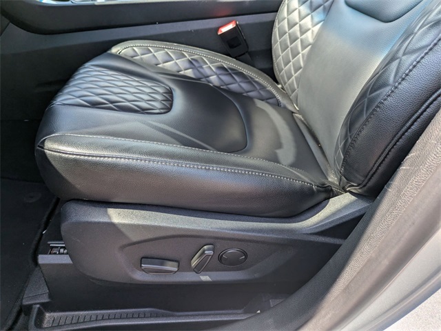 2024 Ford Edge Titanium - 11