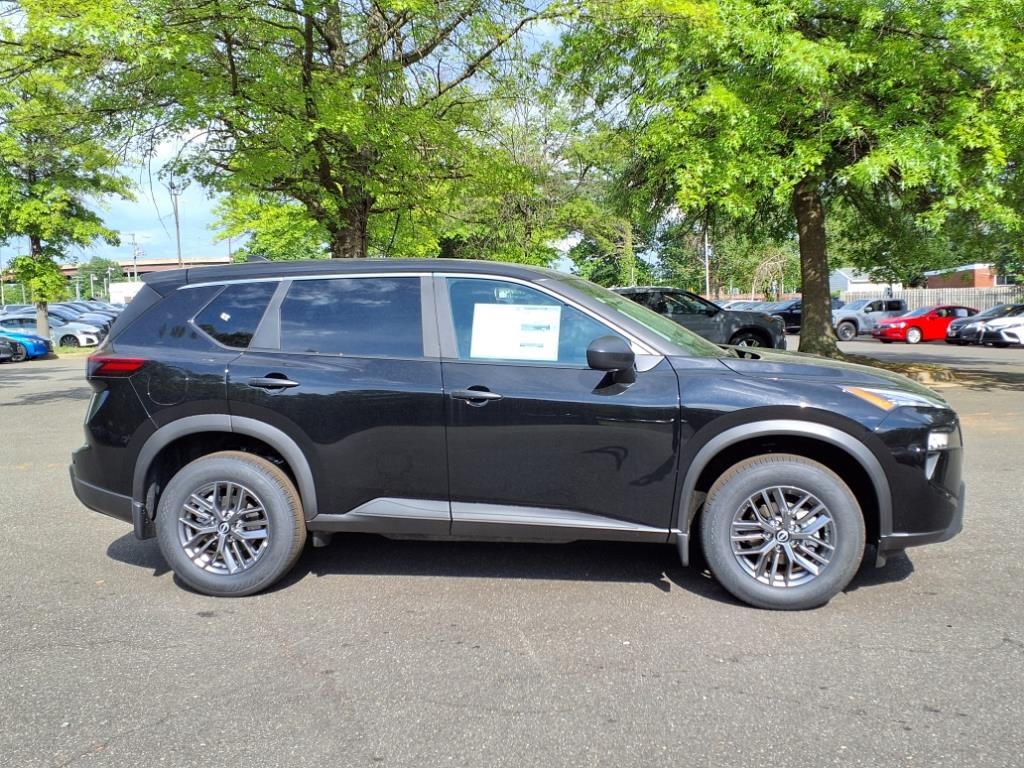 2025 Nissan Rogue S AWD photo 2