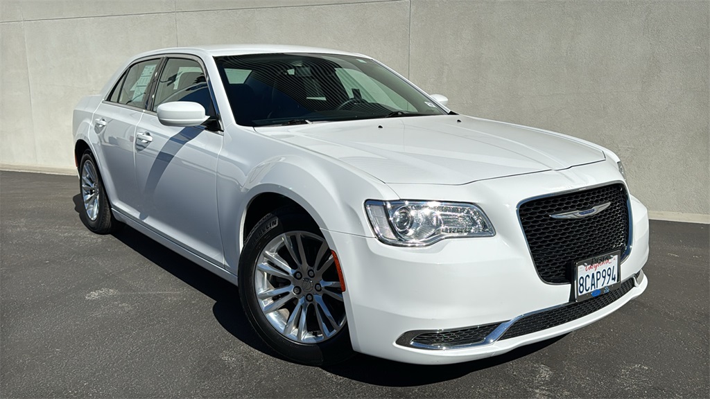 2018 Chrysler 300 Touring RWD