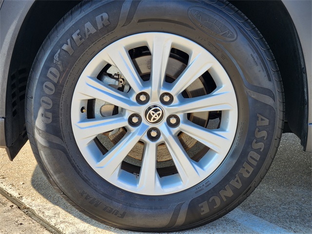 2025 Toyota Grand Highlander XLE White at Gullo Toyota