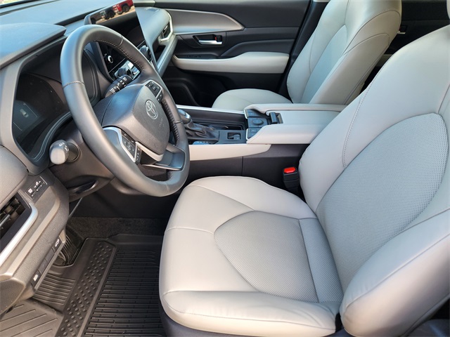 2025 Toyota Grand Highlander XLE White at Gullo Toyota