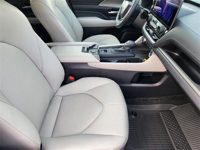 2025 Toyota Grand Highlander XLE White at Gullo Toyota