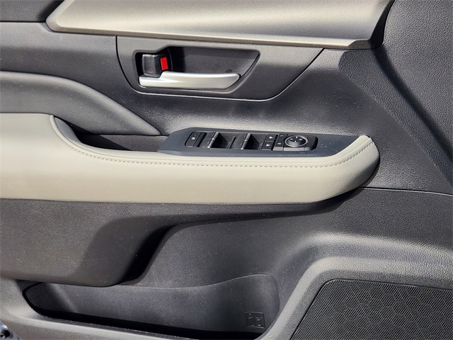 2025 Toyota Grand Highlander XLE White at Gullo Toyota