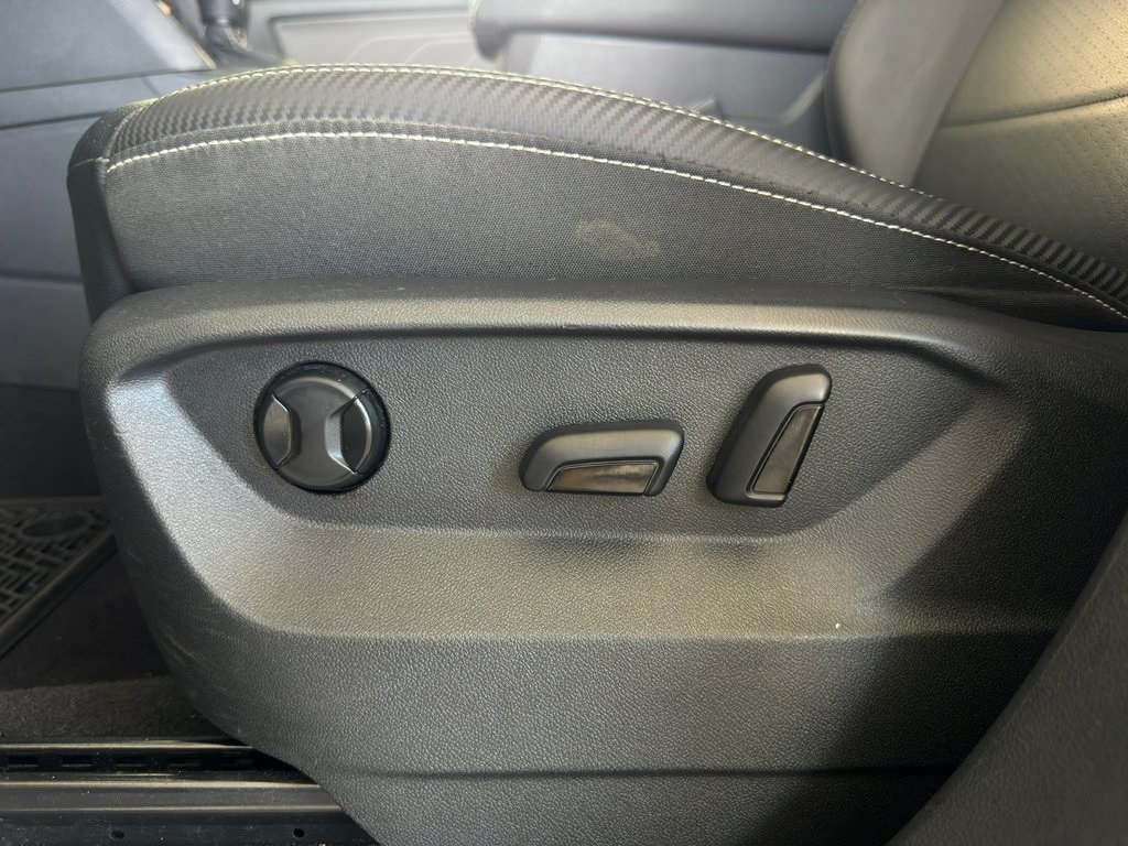 2022 Volkswagen Atlas Cross Sport 3.6L V6 SE w/Technology  at DeMontrond Auto Country