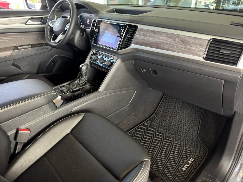 2022 Volkswagen Atlas Cross Sport 3.6L V6 SE w/Technology  at DeMontrond Auto Country