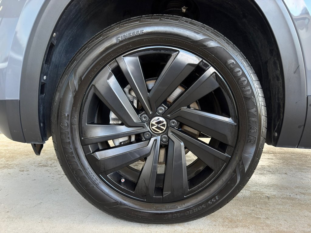 2022 Volkswagen Atlas Cross Sport 3.6L V6 SE w/Technology  at DeMontrond Auto Country