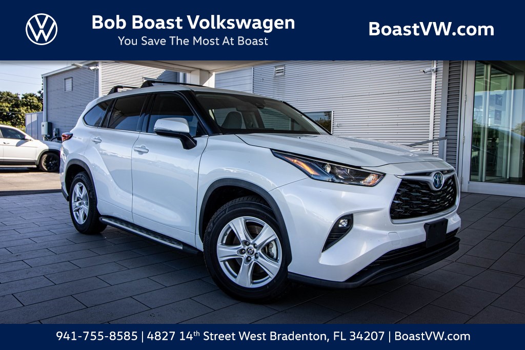 2022 Toyota Highlander Hybrid LE FWD