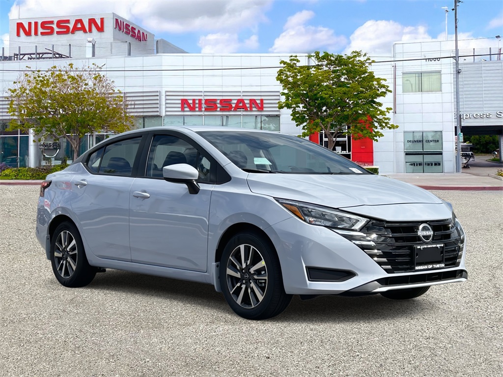 2025 Nissan Versa 1.6 SV photo 4