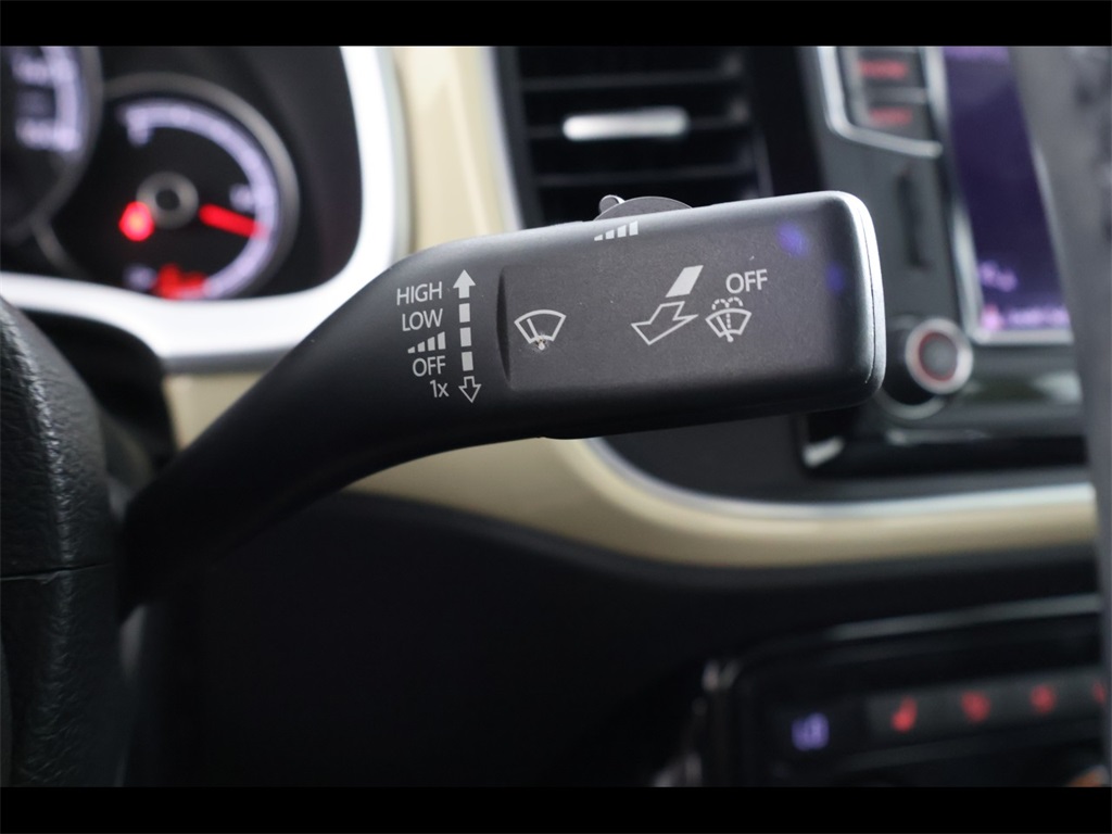 2019 Volkswagen Beetle Final Edition SE photo 21