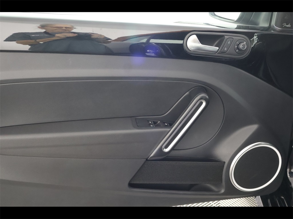 2019 Volkswagen Beetle Final Edition SE photo 25
