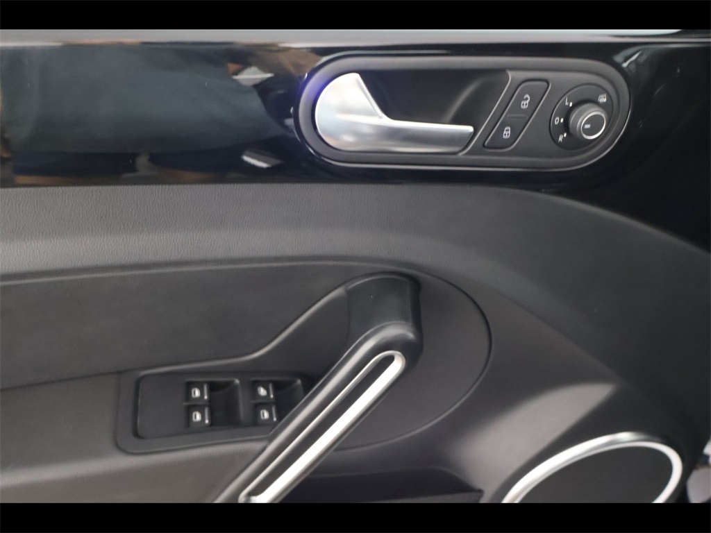 2019 Volkswagen Beetle Final Edition SE photo 26