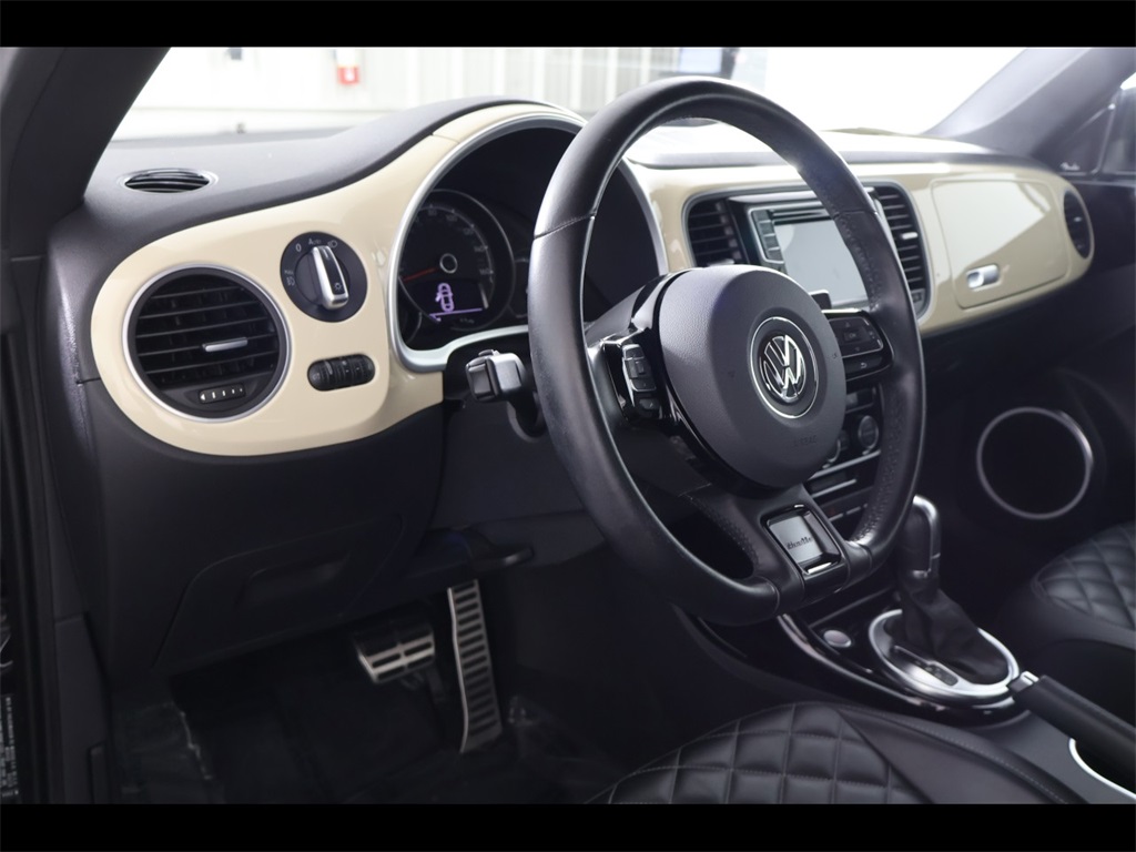2019 Volkswagen Beetle Final Edition SE photo 8