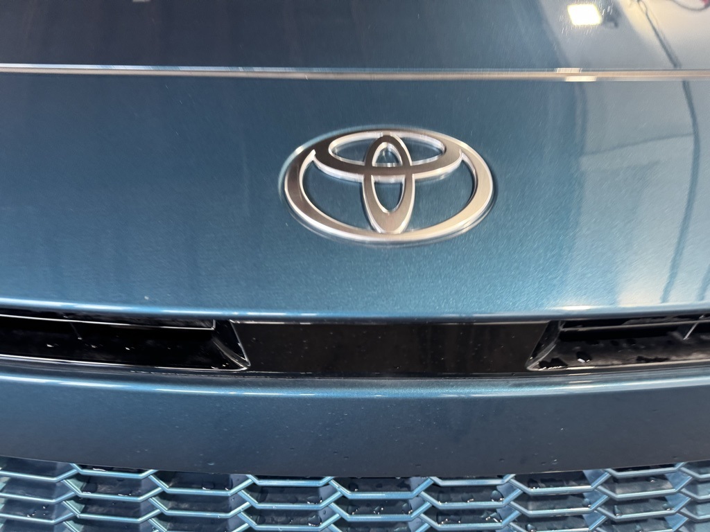 Thumbnail: 2025 Toyota Camry - 13