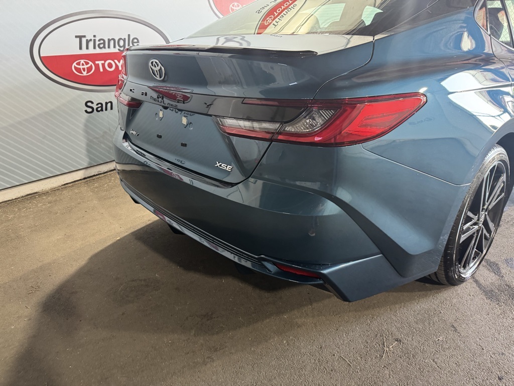 Thumbnail: 2025 Toyota Camry - 18