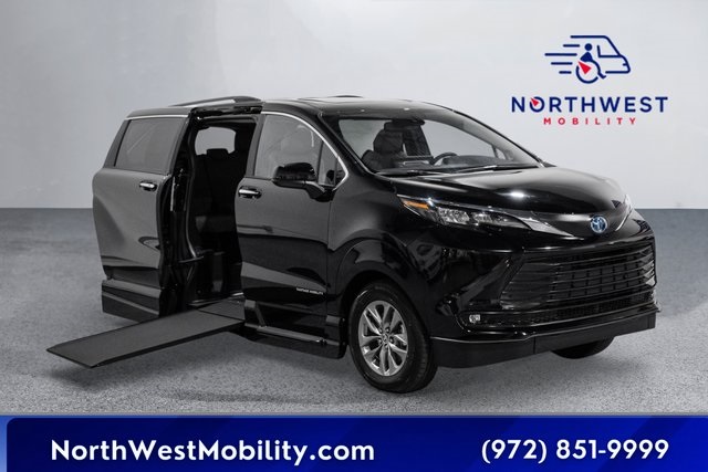 (SS276054) 2025 Toyota Sienna XLE