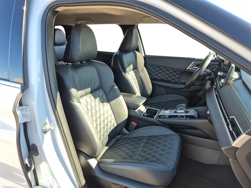 2022 Mitsubishi Outlander SEL White at Emmons Autoplex