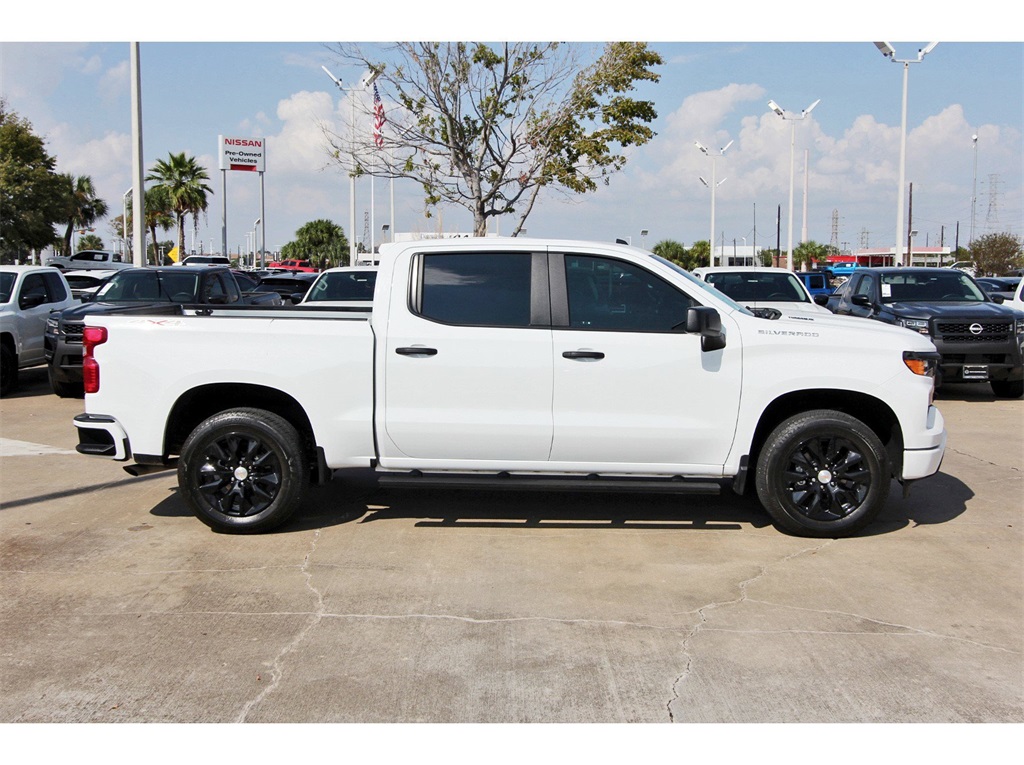 2025 Chevrolet Silverado 1500 Custom - 4