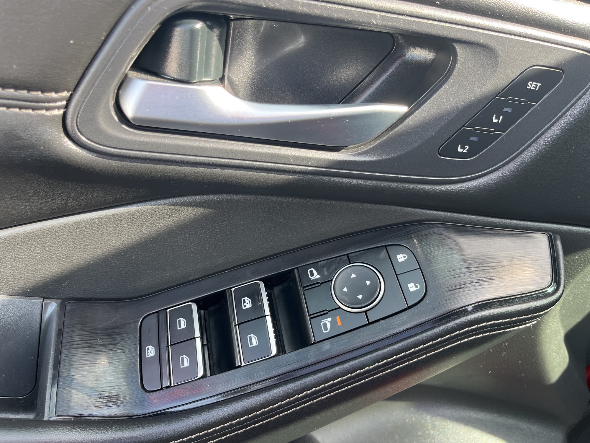 2023 Nissan Rogue SL photo 11