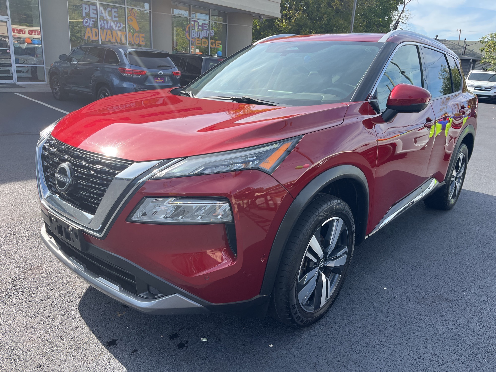 2023 Nissan Rogue SL photo 5