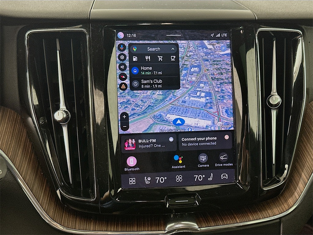 2022 VOLVO XC60 - Image 13