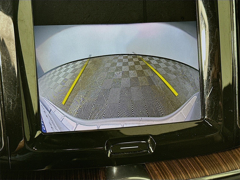 2022 VOLVO XC60 - Image 23